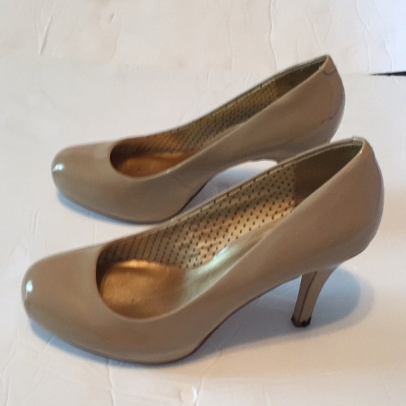 Madden Girl Nude heels Sz 6.5 - Picture 5 of 16